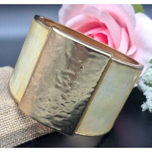 Chico's Wide Statement Hinged Bangle Bracelet Hammered Gold Tone & Cream